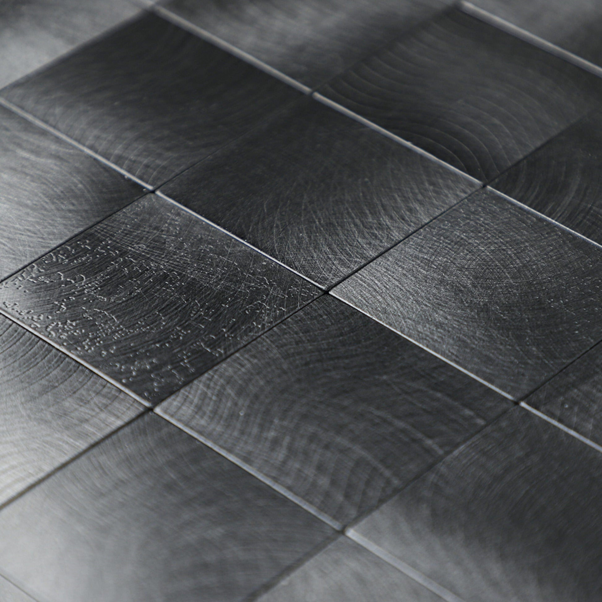 Selbstklebende Fliesen - Brushed Black -  30,5 x 30,5 cm - Bild 5